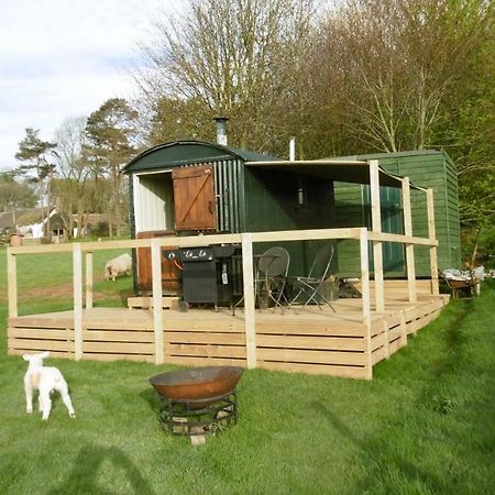 Shepherd'S Hut Blandford Forum Exterior photo