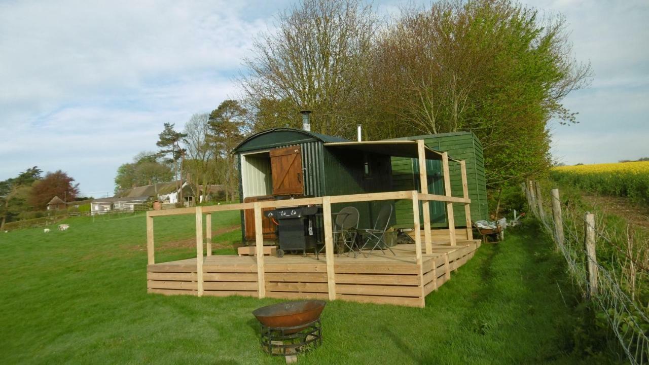 Shepherd'S Hut Blandford Forum Exterior photo