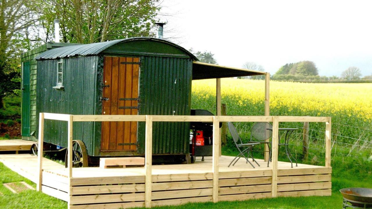 Shepherd'S Hut Blandford Forum Exterior photo